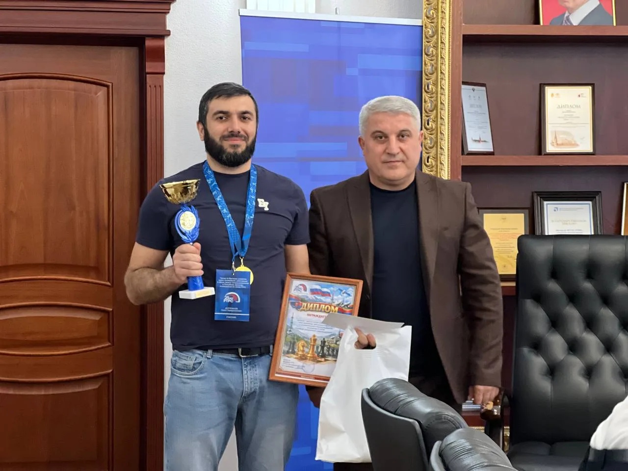 Связисты и телевещатели Дагестана отметили 25-летие РТРС шахматным турниром